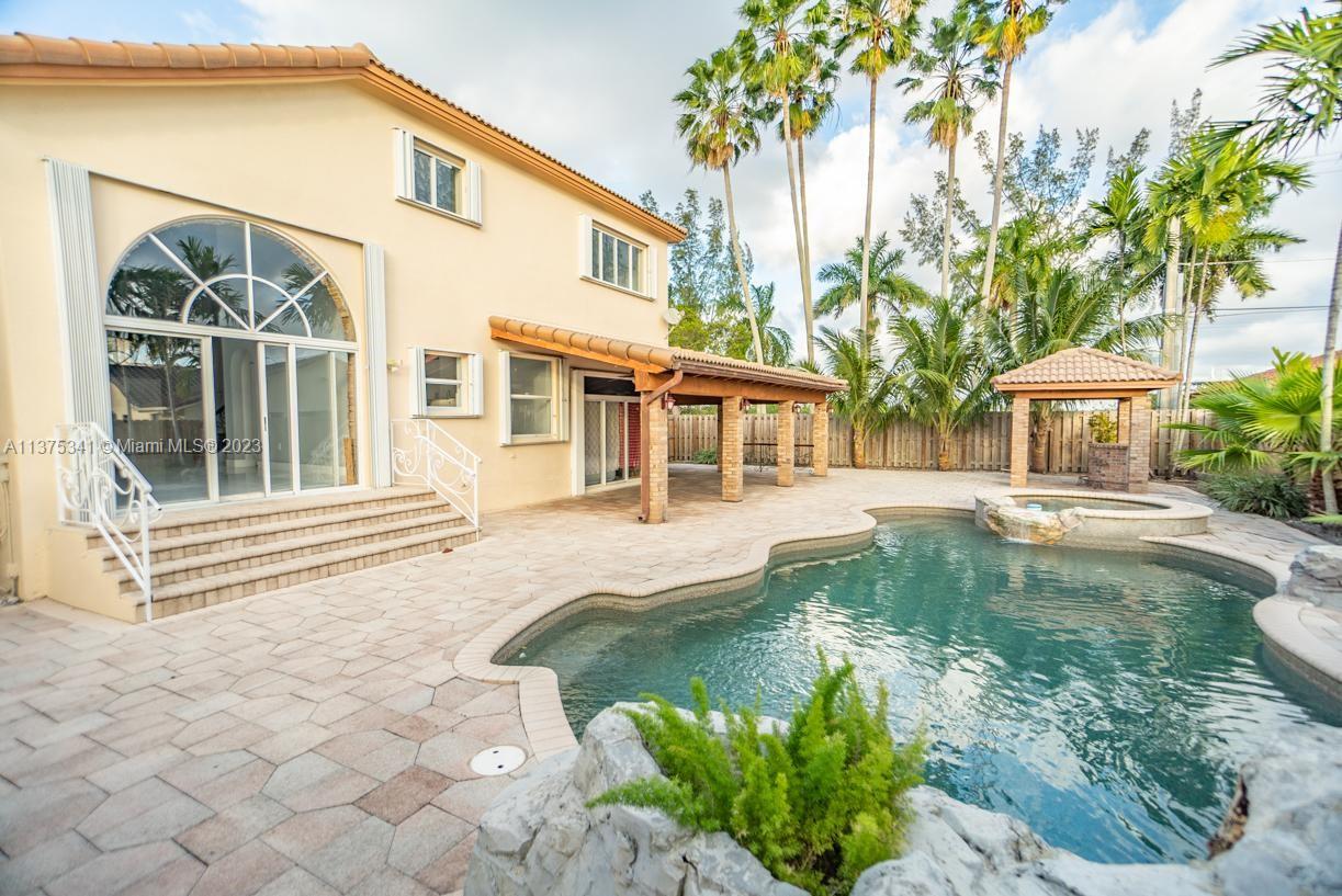8167 NW 41 Street #304, Doral, FL, 33166 Doral FL 33172
